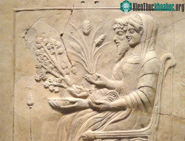 Tượng thần Hades (Vị thần của cái chết) và vợ là Persephone.