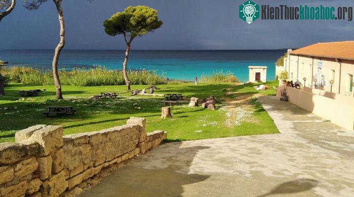 Pianosa đã trở thành nơi nghỉ dưỡng nổi tiếng nhờ những bãi biển đẹp