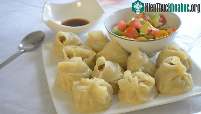 Bánh buuz, Mông Cổ