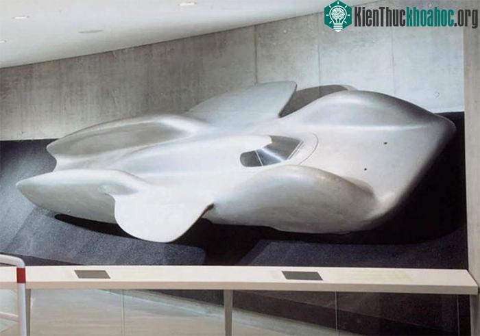 Mercedes-Benz T80