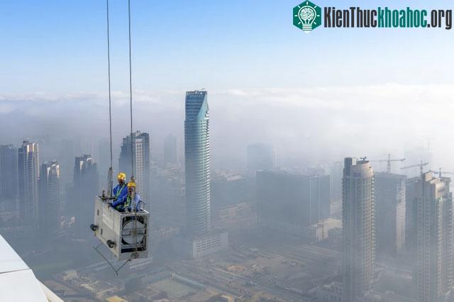 Một trong những nghề nguy hiểm nhất thế giới: Đu mình giữa hai thế giới, gặp cơn gió nhẹ cũng nguy hiểm ảnh 4