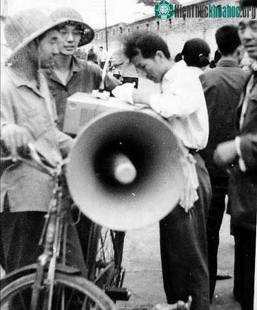 Phát thanh viên