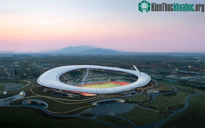 Sân vận động Cù Châu, Trung Quốc