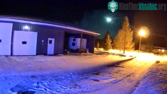 Chỉ trong vài ngày, hai thiên thạch đã rơi xuống Canada.