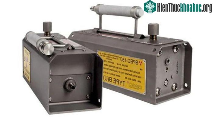 Một máy ảnh chụp X-quang chứa chất phóng xạ mất tích ở Houston