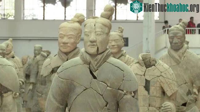Các nhà nghiên cứu phát hiện đội quân đất nung được sắp xếp kiểu tóc, trang phục khác nhau