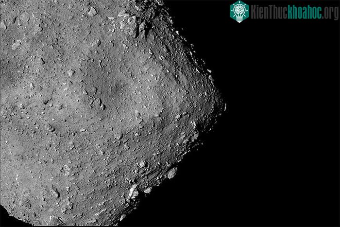 Hiện nay, Ryugu sẽ không bay gần Trái đất hơn 100.000km.