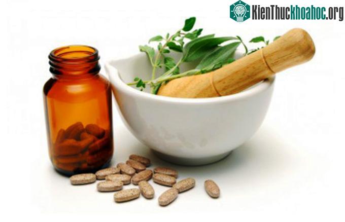 Việc sử dụng thảo dược cần phải được thực hiện cẩn thận để đảm bảo an toàn.