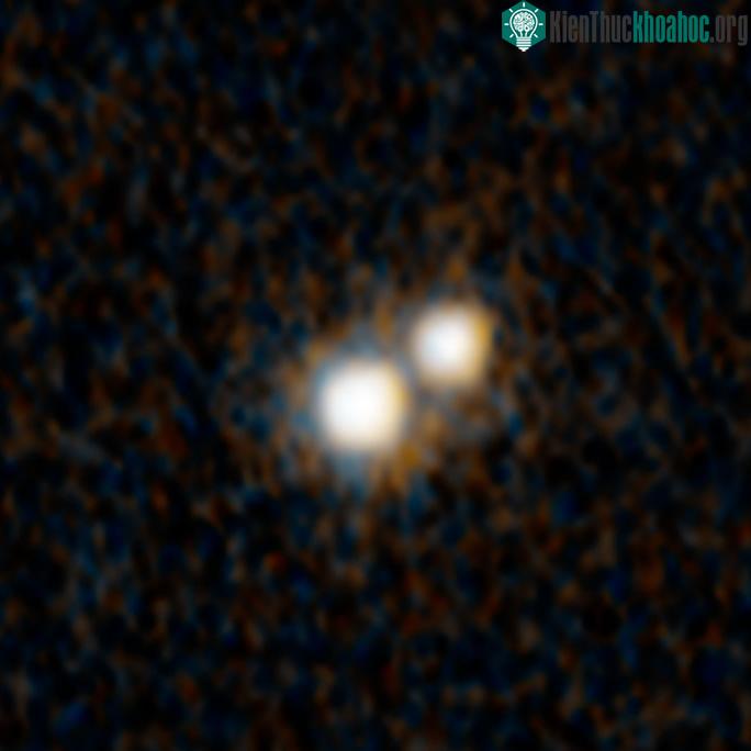 Hình ảnh thực về hai chuẩn tinh kép cực hiếm trong dữ liệu Hubble