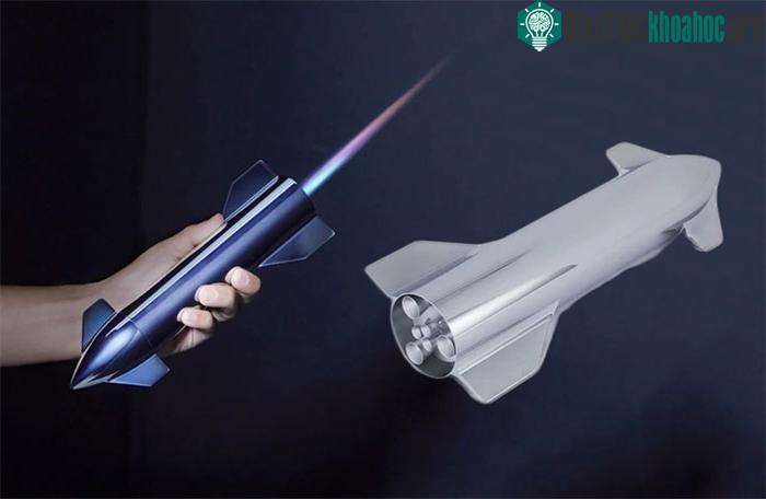 Mô hình tên lửa Starship và thiết bị khò gas Starship Torch.