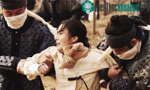 Tuẫn táng có thể là chôn người sống theo người chết