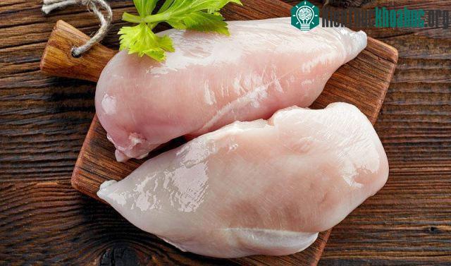 Chọn thịt nạc, thịt gia cầm bỏ da thay vì thịt mỡ.