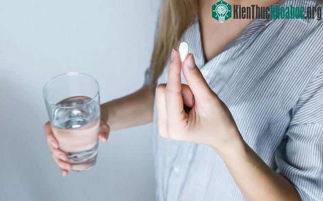 Viêm phổi do vi khuẩn có thể được chỉ định điều trị bằng kháng sinh.