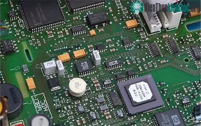 Berili thường được sử dụng trong lắp ráp các linh kiện điện tử công nghệ cao