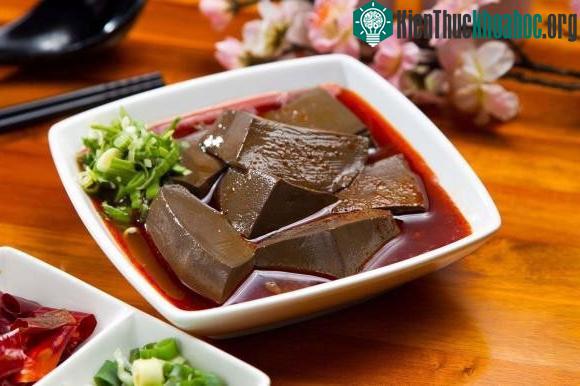Tiết lợn có hàm lượng cholesterol cao.