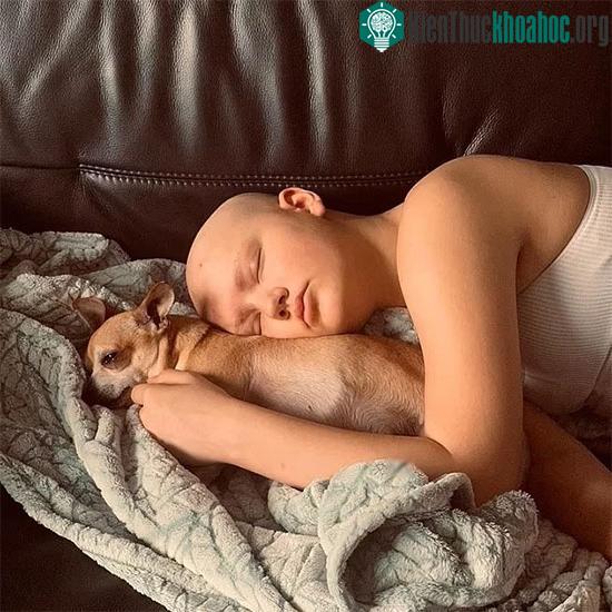 Sophie trải qua nhiều lần điều trị, bệnh tình cũng có lần thuyên giảm nhưng sau đó tái phát.