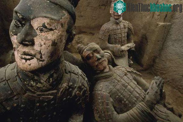 Các chuyên gia ngạc nhiên khi các binh sĩ đất nung có khuôn mặt sống động như người thật.