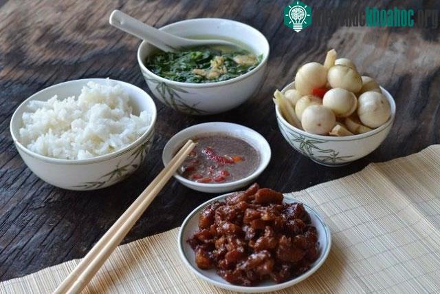 Cà muối quá mặn sẽ làm tăng nguy cơ mắc bệnh mãn tính.