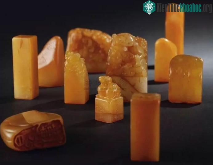 Đá Điền Hoàng là loại đá quý của Trung Quốc, thường được vua chúa xưa dùng làm triện, ấn.