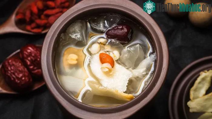 Kỷ tử cung cấp một loại hoạt chất có tên là zeaxanthin, với công dụng chống oxy hóa rất tốt.