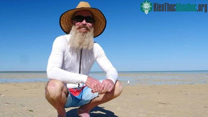 Phát hiện tượng Phật bằng đồng trên bãi biển Australia ảnh 3