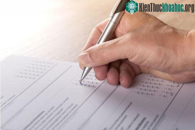 Có khoảng khoảng 10% dân số thuận tay trái.