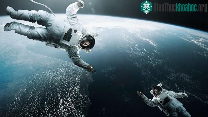 Phi hành gia có thể sử dụng các neo trên không để tránh bị trôi khỏi tàu vũ trụ.