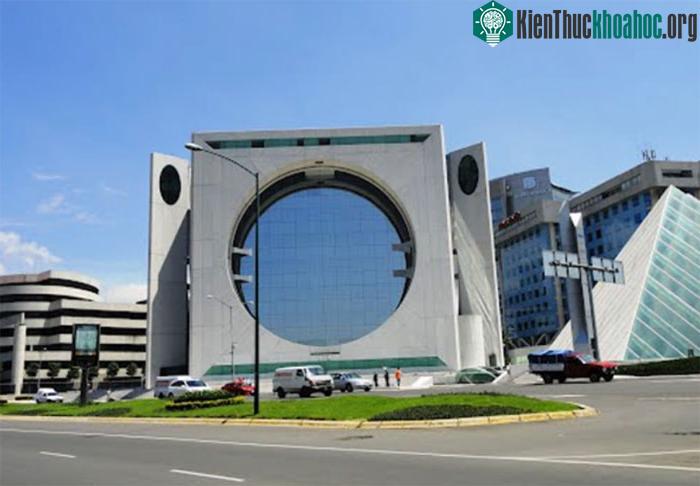 Tòa nhà này được gọi là La Lavadora, hay “máy giặt