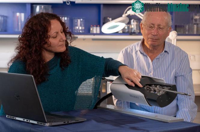 Những người đồng sáng lập Tamar Robotics, GS Moshe Shoham và Hadas Ziso (CTO).
