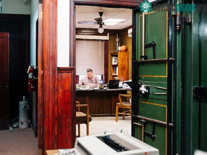 Phòng làm việc của Sammons tại ngân hàng