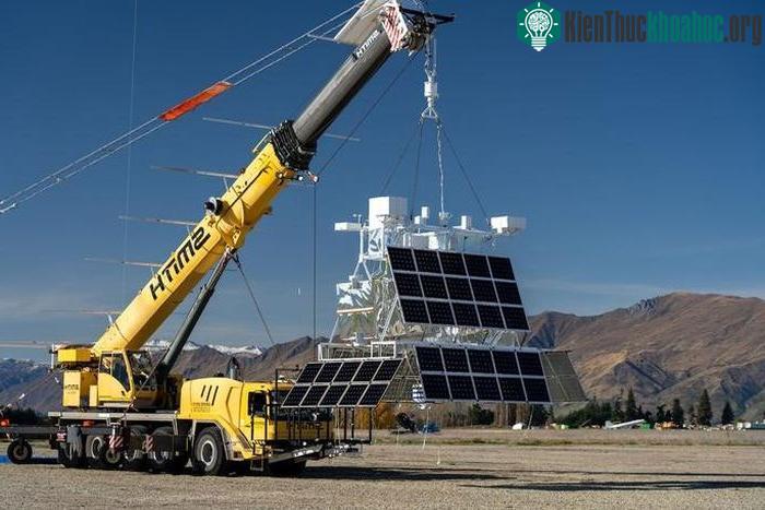 Đài quan sát EUSO-2 khi đang được di chuyển đến điểm phóng