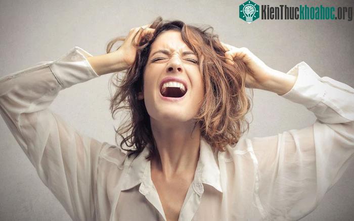 "Bốc hỏa" là một hiện tượng thường gặp ở chị em tiền mãn kinh hoặc mãn kinh
