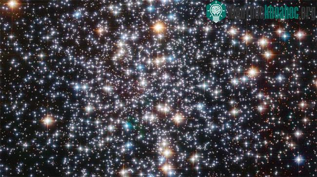 Cụm sao hình cầu Messier 4, ở trung tâm của nó là hố đen có kích thước trung bình.