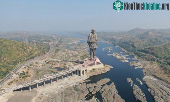 Tượng Thống nhất cao 182m ở bang Gujarat, Ấn Độ.
