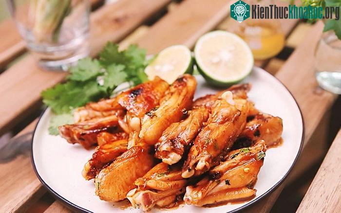 Cánh gà và sụn gà có hàm lượng collagen dồi dào