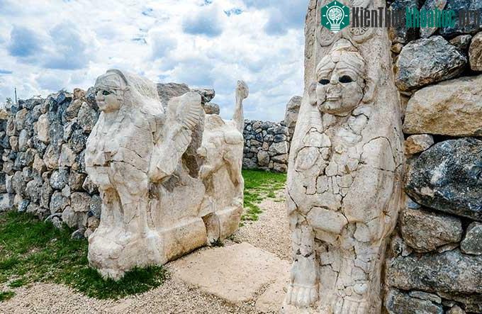 Vương quốc rộng lớn Hittite tồn tại trên khu vực bán khô hạn của trung tâm Anatolia