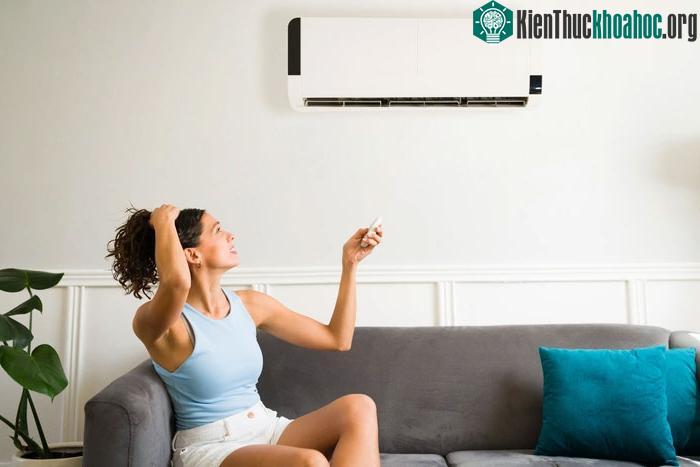Độ ẩm không khí thấp là nguyên nhân khiến chúng ta bị khô mũi khi sử dụng điều hoà.