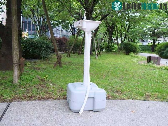 Bồn rửa di động thông minh nặng chưa tới 3kg sản xuất bởi công ty đến từ Nhật.