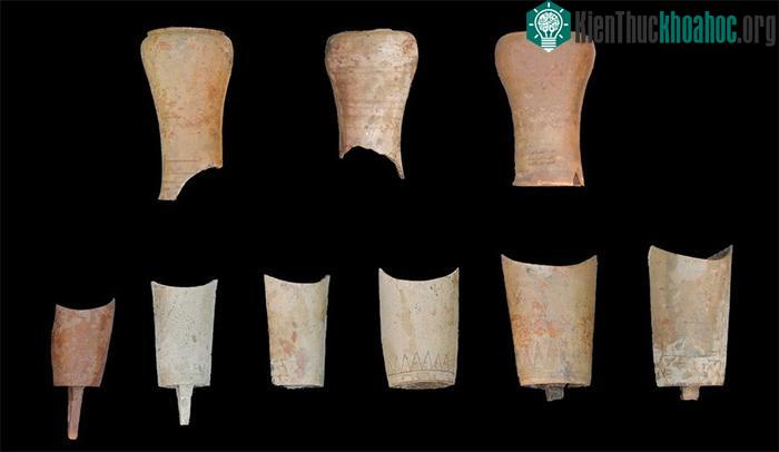 Bộ nhạc cụ được khai quật tại khu di tích hoàng cung Việt ở thành phố Thiệu Hưng
