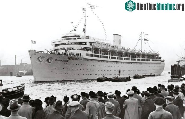 Con tàu được cho là to và sang trọng nhất nước Đức vào thời điểm đó.