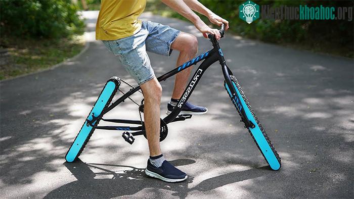 Thiết kế này cũng khó chạy trên địa hình gồ ghề