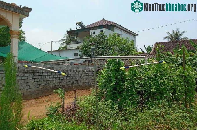 Hệ thống giàn treo ứng dụng phun thuốc bảo vệ thực vật, phun sương của tác giả Đinh Văn Trung.