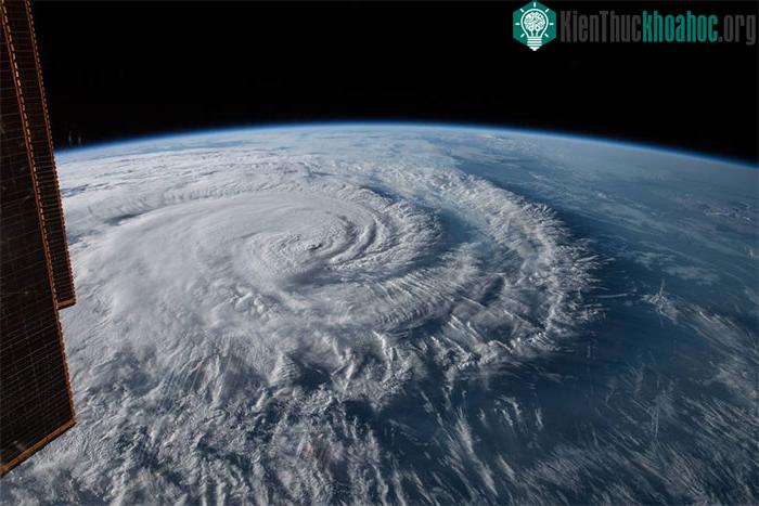 Nồng độ CO2 trong khí quyển tăng có nguy cơ gây ra nhiều hiện tượng thời tiết cực đoan.