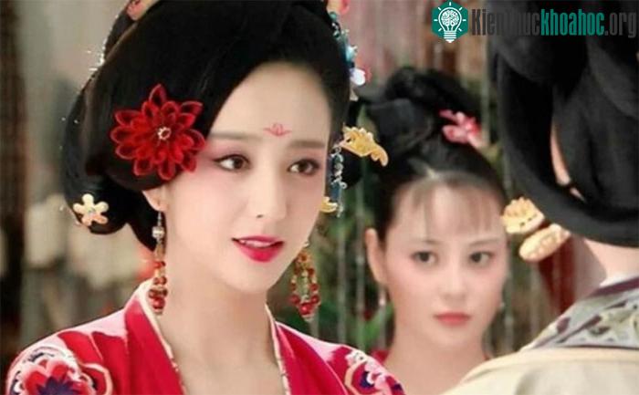Triệu Phi Yến vì muốn trẻ đẹp mà sẵn sàng dùng xuân dược độc hại.