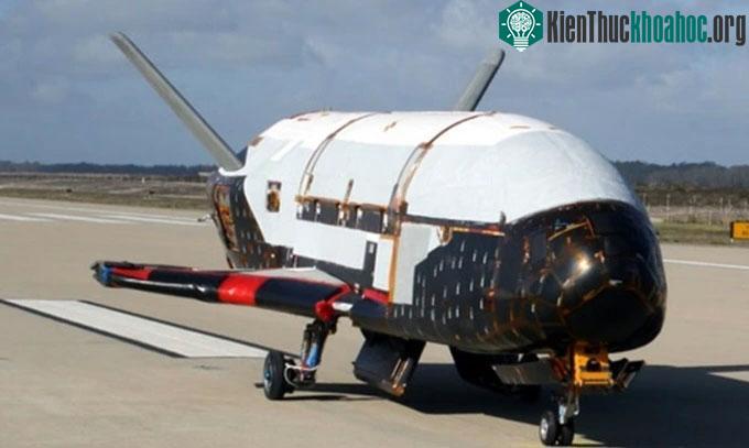 Tàu vũ trụ bí ẩn của Trung Quốc trở về Trái đất sau sứ mệnh 276 ngày ảnh 1
