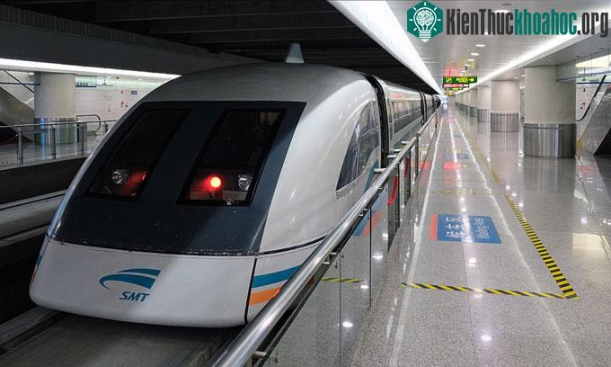 Tàu Transrapid SMT ở Thượng Hải.