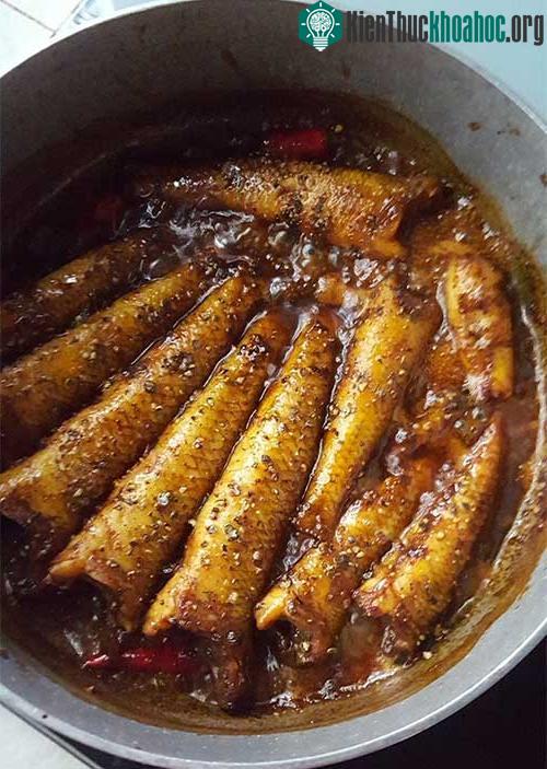 Cá bống kho tiêu