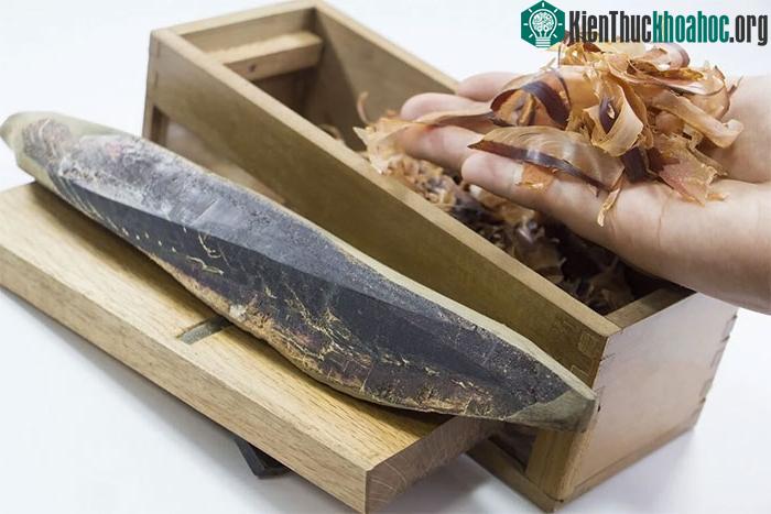 Katsuobushi được chế biến một cách kỳ công