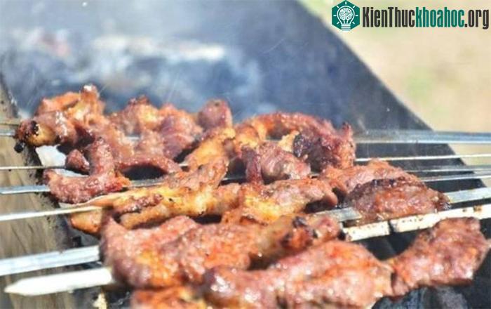 Đồ nướng có hàm lượng purine cao.