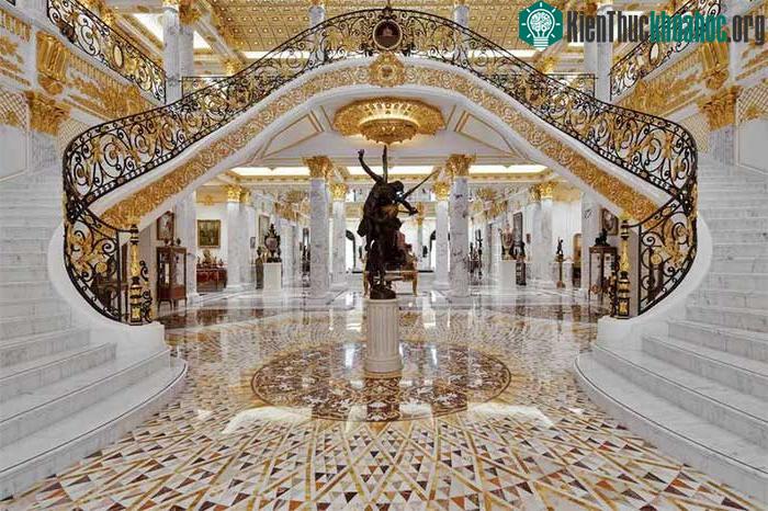 Choáng ngợp với dinh thự trị giá 204 triệu USD, được dát từ 700.000 lá vàng ảnh 1